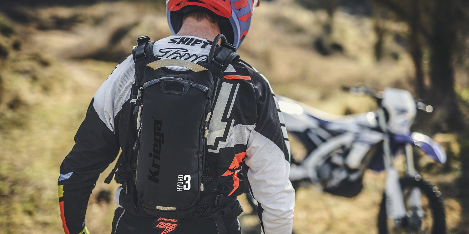 Kriega Hydro3 Lifestyle6 - Stylish hydration pack for active lifestyles.