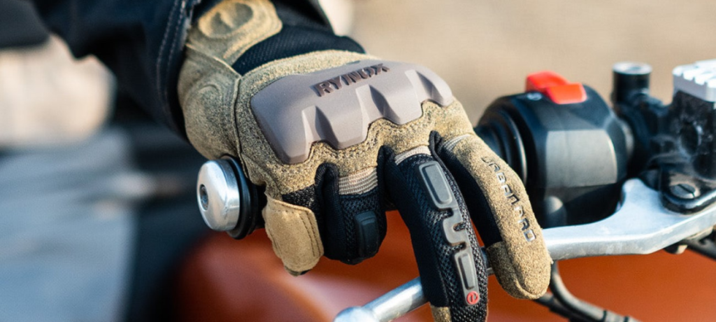 choosing the right riding gloves